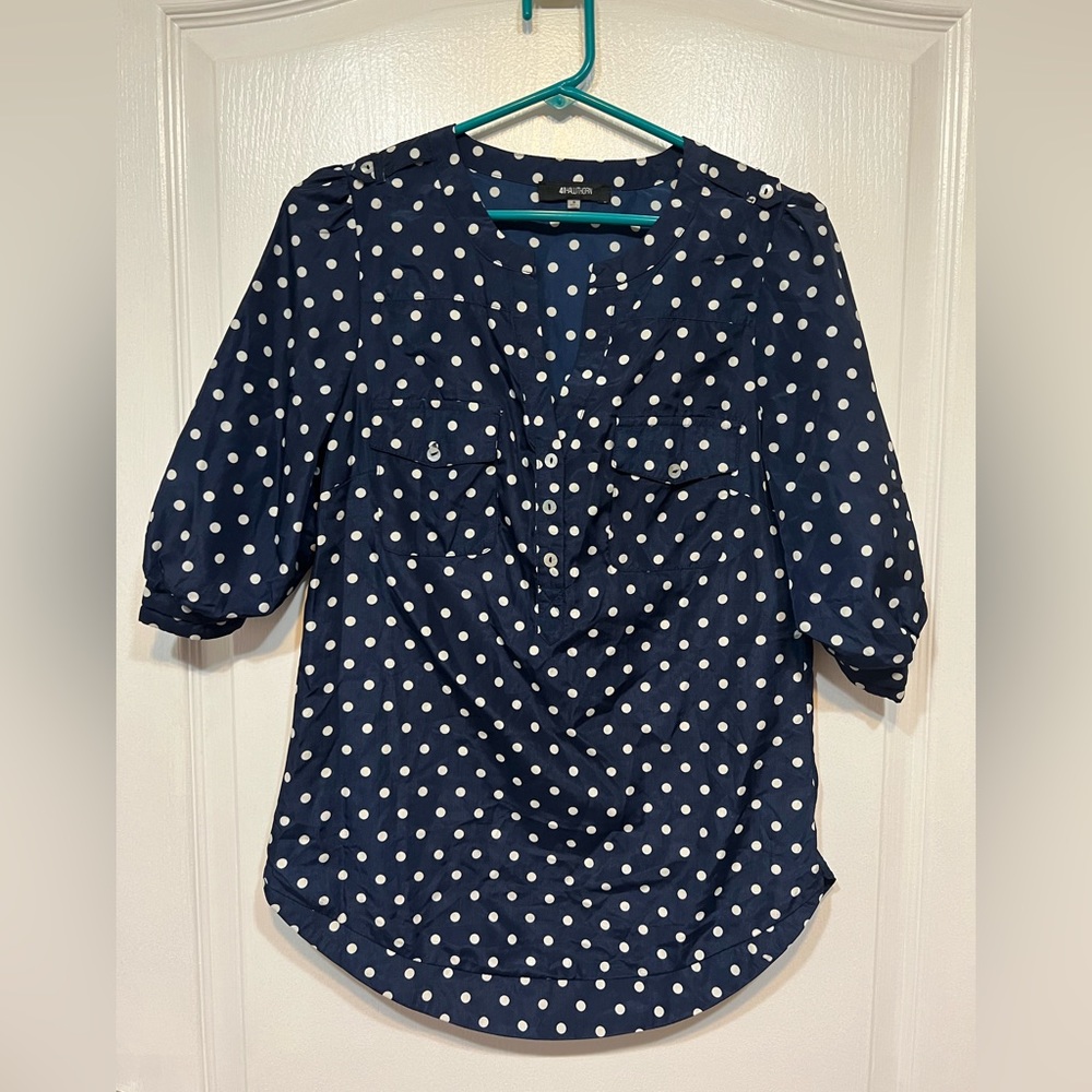 41 Hawthorn StitchFix polka dot v-neck blouse in size small